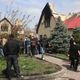 Фото Влада Ушакова. Ночью разграбили и сожгли также дома бывшего президента Курманбека Бакиева и его семьи
