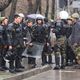 Фото из архивов. Вряд ли сотрудники милиции понимали, во что выльется к вечеру противостояние с протестующими 