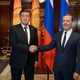 Фото пресс-службы президента КР. Президент КР Сооронбай Жээнбеков и премьер-министр РФ Дмитрий Медведев. Москва, 29 ноября 2017 года