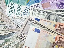 Рубль и&nbsp;тенге подешевели к&nbsp;сому. Курс валют на&nbsp;4&nbsp;июля 
