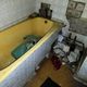 Фото 24-kg.com. Все, что можно было, из ванных комнат вынесли. Остальное разбили