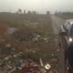 Фото Госэкотехинспекции. Мусор вдоль дороги, ведущей на предприятие 