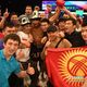 Фото tatneftarena.ru. С поклонниками после боя-реванша. Казань. Июнь 2017 г. 
