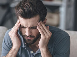 Нестерпимая боль пульсирующего характера. Невролог о&nbsp;причинах мигрени 