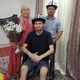 Фото Кубатбека Исраилова. С родителями