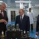 Фото СМИ. В Магадане глава РФ был в синем галстуке
