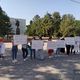 Фото 24-kg.com. На акцию вышли около 50 врачей и учителей