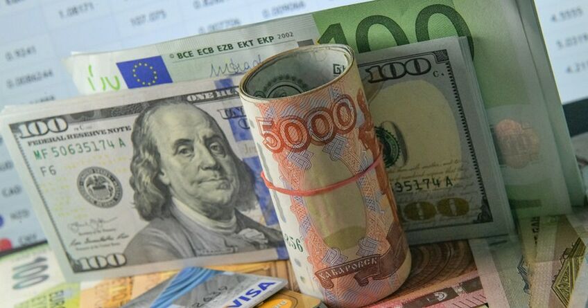 Российский рубль и&nbsp;тенге продолжают дорожать. Курс валют на&nbsp;9&nbsp;октября 