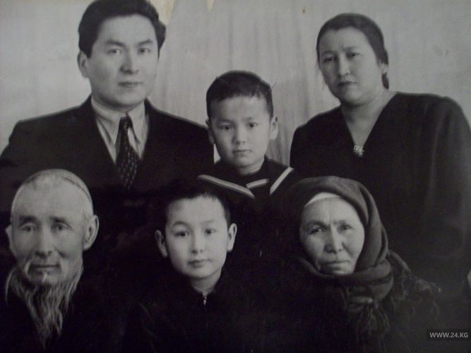из личного архива семьи Усубалиевых