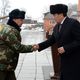 Фото Султана Досалиева. Президент Сооронбай Жээнбеков на церемонии вручения ключей от квартир сотрудникам ГСИН