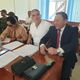 Фото 24-kg.com. Обвиняемые по делу о беспорядках в октябре 2020 года Жениш Молдокматов (справа), Курсан Асанов (в центре)