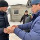 Фото пресс-службы мэрии. Горожанин угостил сотрудников Бишкекзеленхоза обедом