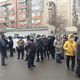 Фото 24-kg.com. Родственники Адилета Кубанычбекова вышли на митинг к зданию суда