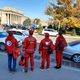 Фото Красного Полумесяца. Волонтеры дежурят в местах скопления людей по всей стране