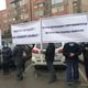 Фото 24-kg.com. Родственники Адилета Кубанычбекова вышли на митинг к зданию суда