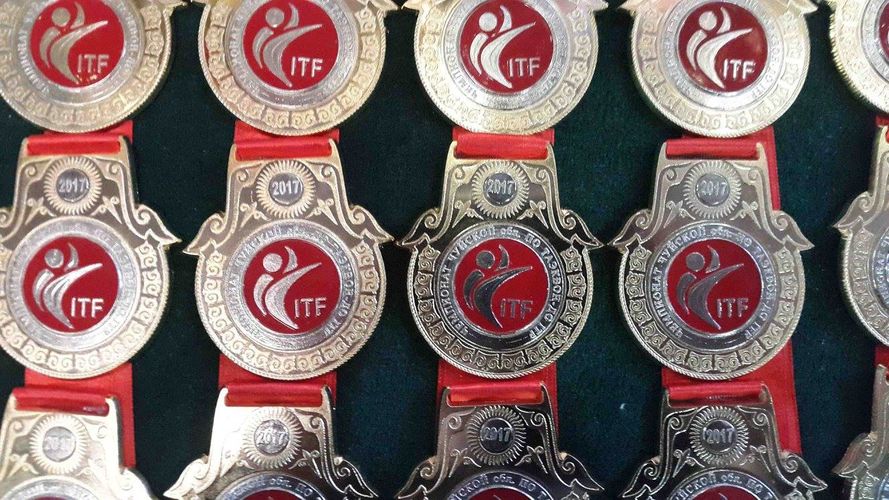 В.Олейниченко