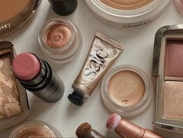 Эволюция макияжа: как менялись тренды от&nbsp;60-х до&nbsp;наших дней 