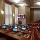Фото 24-kg.com. Все ушли на выборы. В зале 15 депутатов