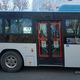 Фото 24-kg.com. На некоторых троллейбусах и автобусах даже появились указатели «вход запрещен», но фактически никто порядка не придерживается