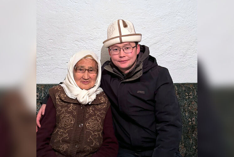 из социальных сетей