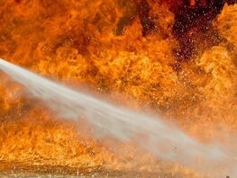 В&nbsp;Бишкеке загорелась мечеть: МЧС тушит пожар 