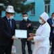 Фото пресс-службы полпредства региона. В Караколе медики получили гумпомощь и благодарственные письма