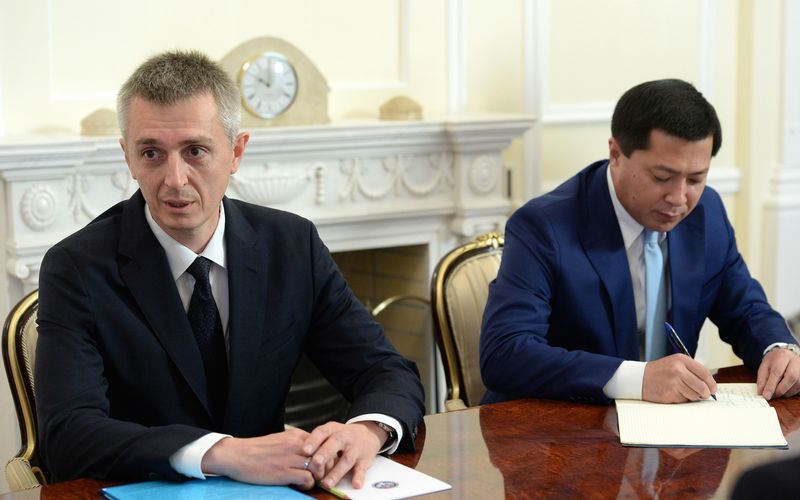 пресс-службы президента. Встреча Сооронбая Жээнбекова с исполнительным директором проектного блока ЕФСР Андреем Широковым 