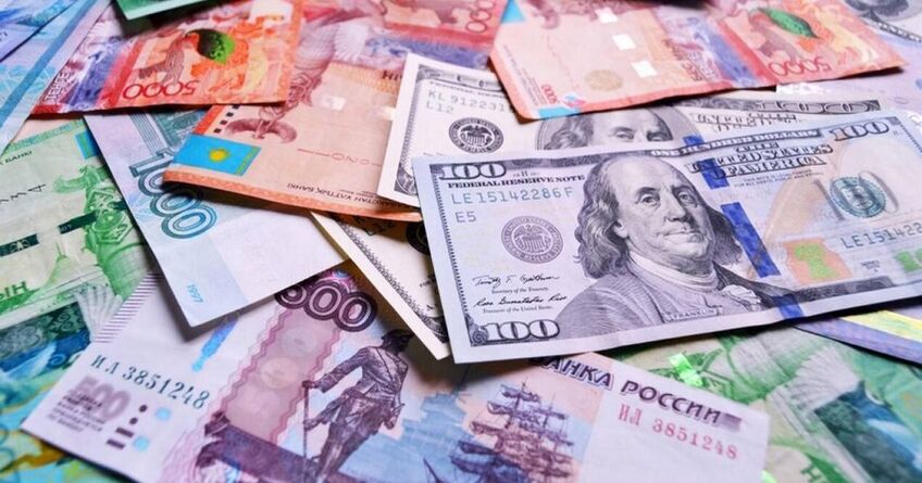 Российский рубль, тенге и&nbsp;юань подорожали к&nbsp;сому. Курс валют на&nbsp;23&nbsp;мая 