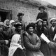Фото из материалов виртуальной выставки . Жители одного из колхозов республики слушают сообщение Советского Информбюро о начале Великой Отечественной войны. Июнь 1941 года