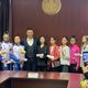 Фото родителей гимнасток. Награды вручил заместитель директора департамента физической культуры и спорта Самат Токтоналиев