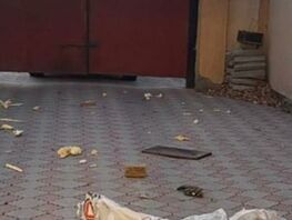 В&nbsp;Бишкеке жильцы жалуются на&nbsp;опасную стройку. Во&nbsp;двор падают камни и&nbsp;мусор 